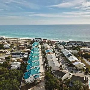 Sunny Pcb With Balcony Steps To The Beach! Holiday home